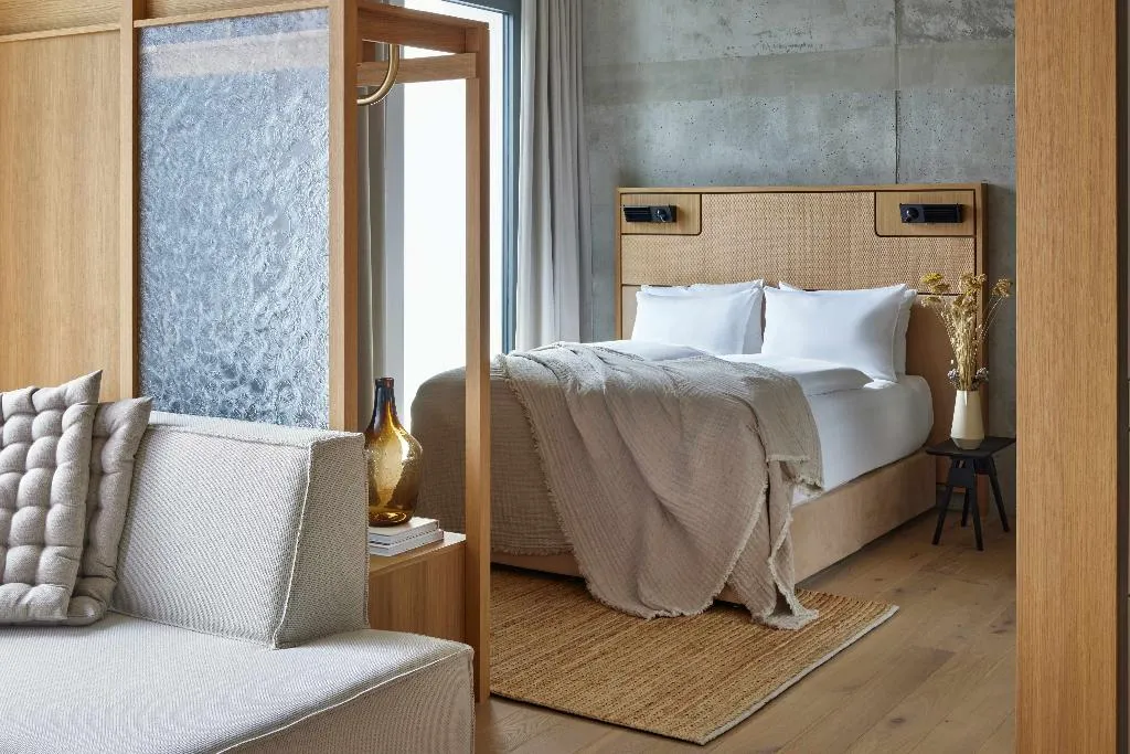 APARTMENT ONE BED Room, Locke at East Side Gallery, Friedrichshain, Berlin