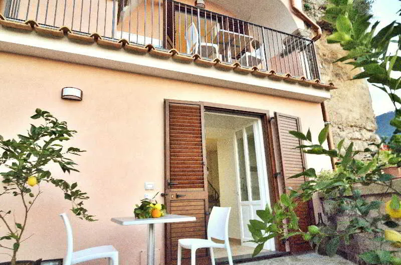 Terrace, Lemon Flat, Naples