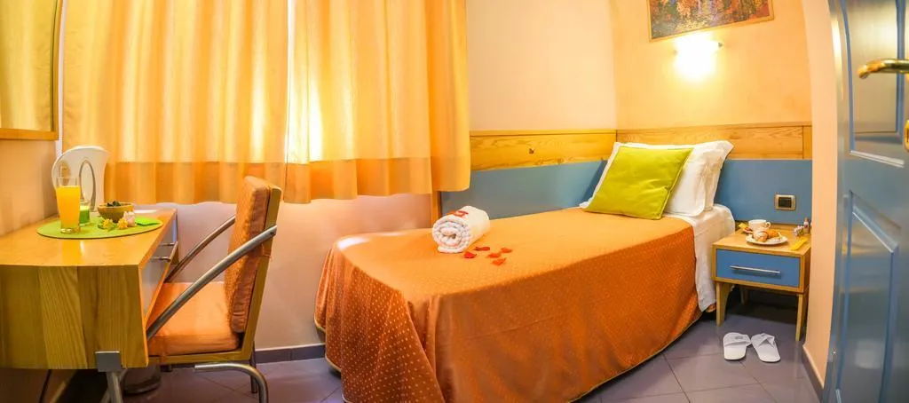 SINGLE STANDARD Room, Hotel Diana Pompei, Naples