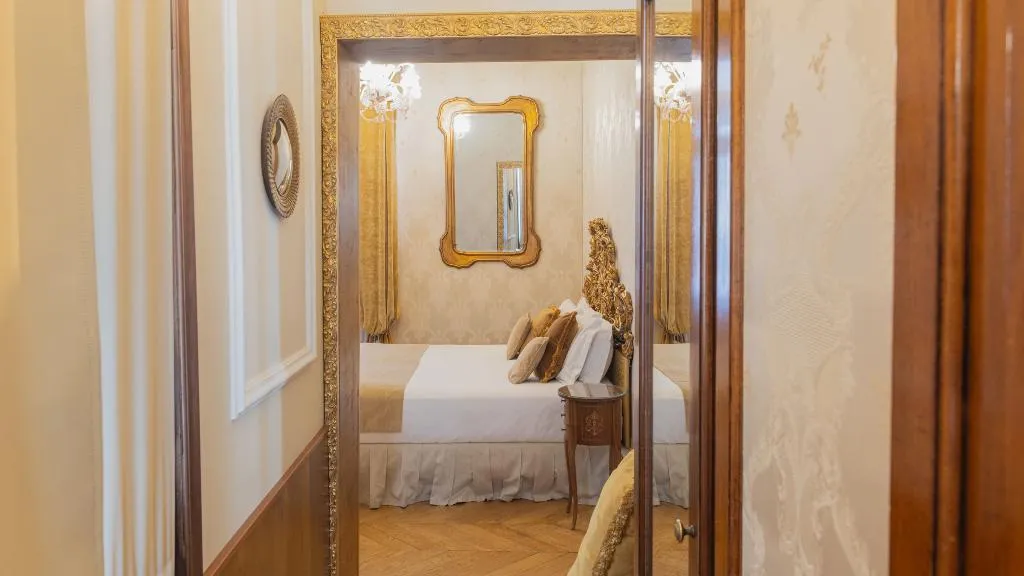 JUNIOR SUITE WITH TERRACE Room, Palazzo Paruta, Venice