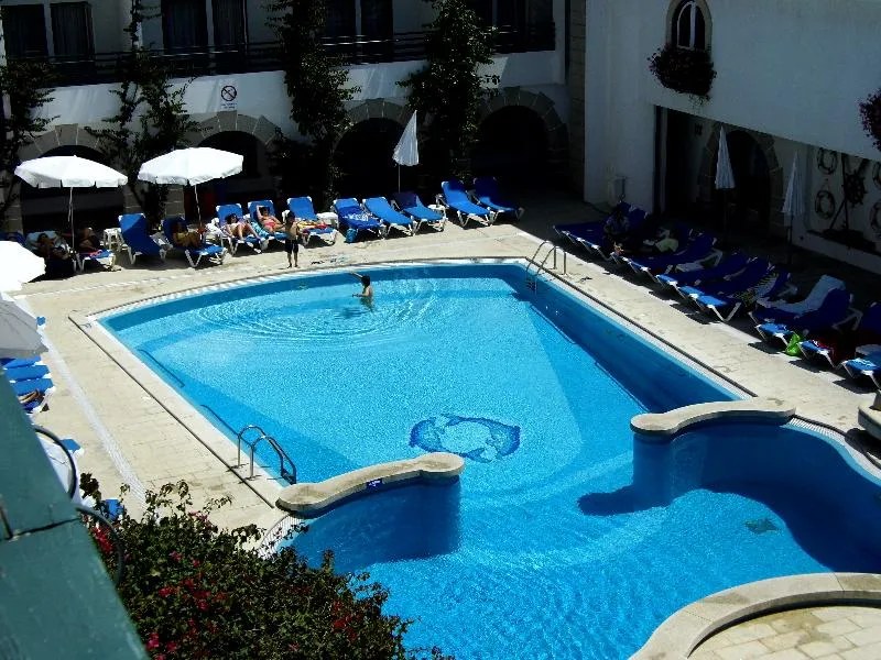 Pool, Suave Mar, Porto