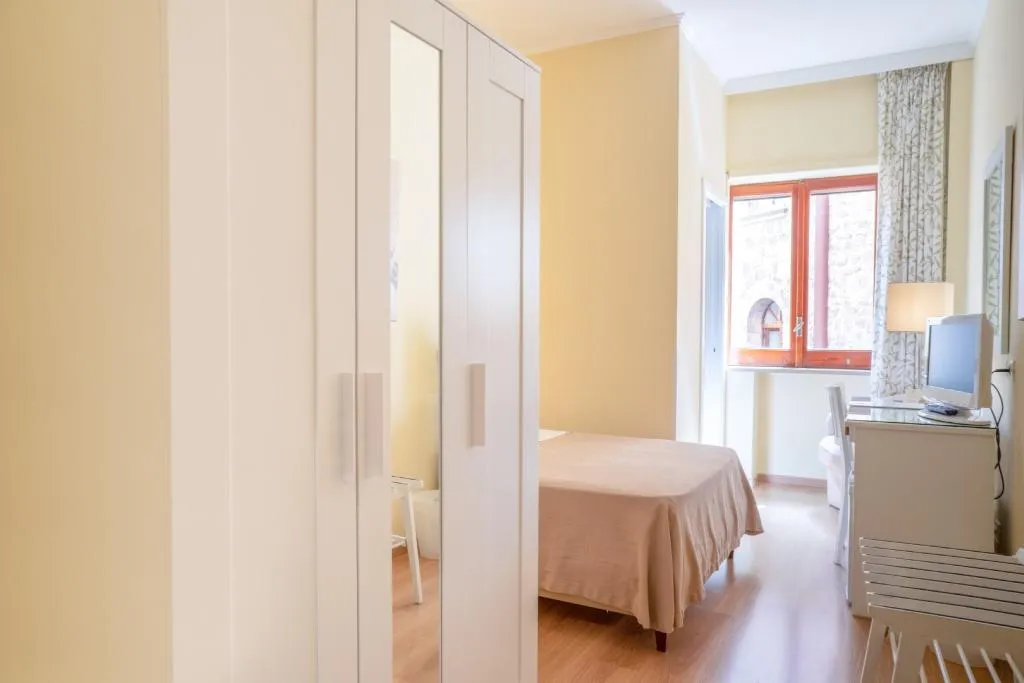 SINGLE STANDARD Room, Hotel Regina Sorrento, Naples
