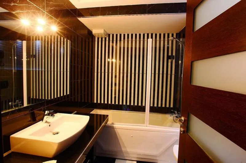 TRIPLE STANDARD Room, Partner, Kavaje
