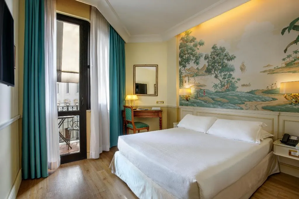 Room, Donna Laura Palace, Rome
