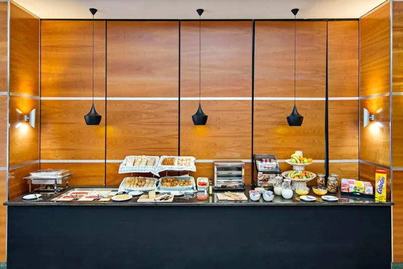 Restaurant, B&B HOTEL Madrid Aeropuerto T4, Madrid