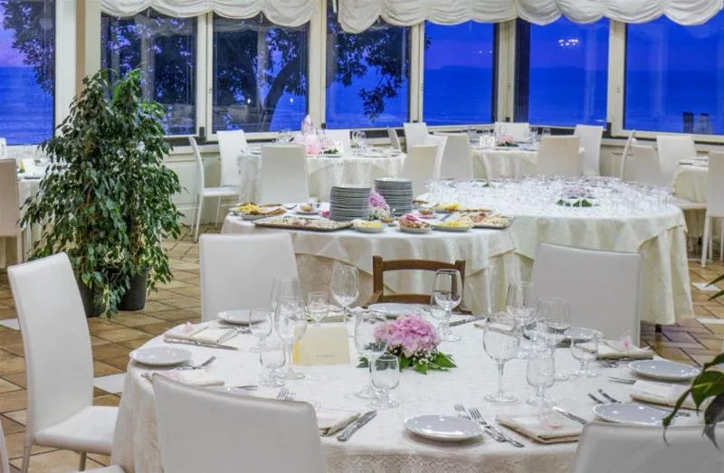 Restaurant, HR - Hotel & SPA, Naples