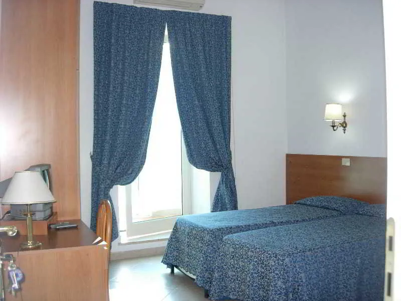 Room, Residence Lodi, Rome