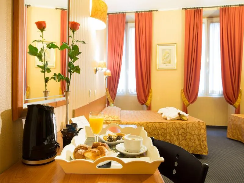 Room, Albergo Montreal, Florence