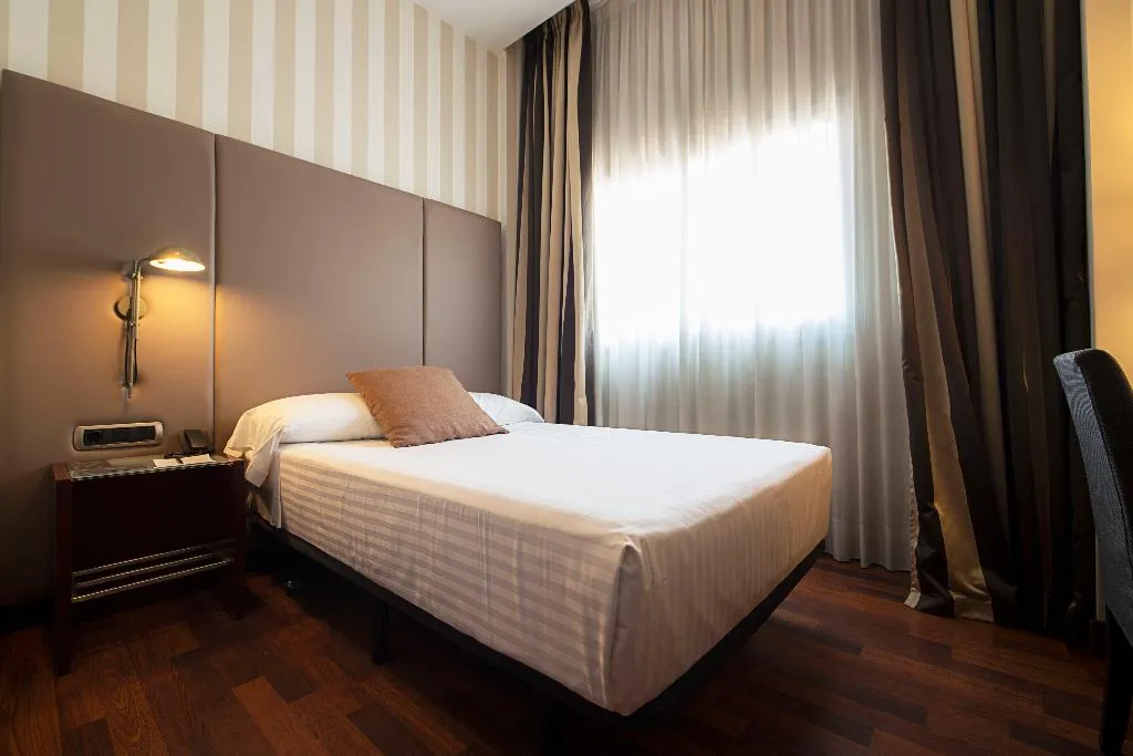 SINGLE STANDARD Room, Zenit Valencia, Valencia