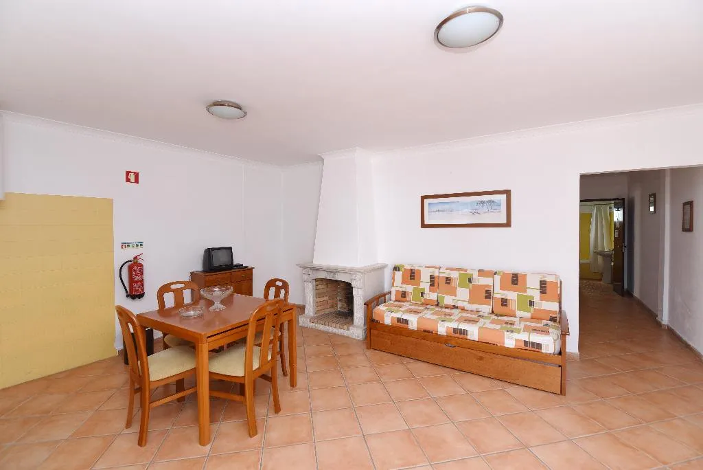 VILLA TWO BEDROOMS Room, Monte dos Avós Village - Pet Friendly, Algarve