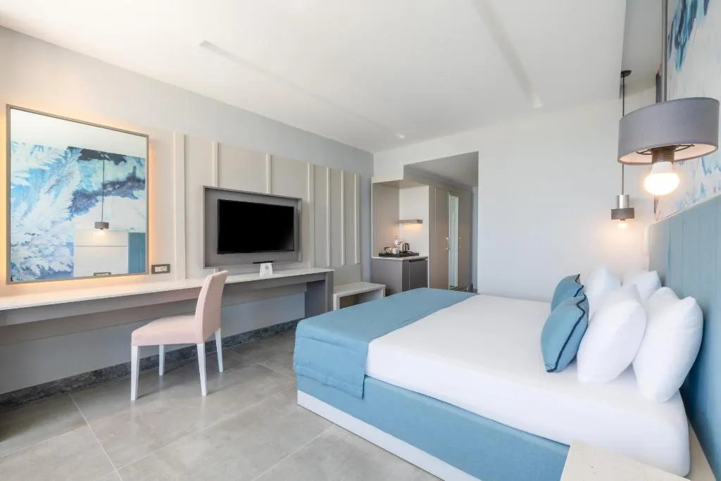 DOUBLE PARTIAL SEA VIEW Room, Crystal Centro Pearl Collection, Antalya