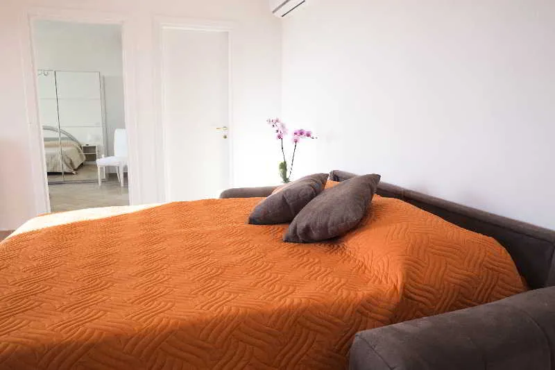 Room, Lemon Flat, Naples