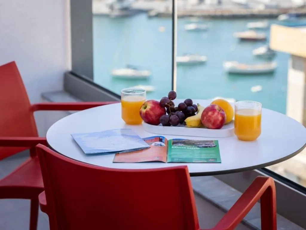 JUNIOR SUITE STANDARD Room, Verdi Gzira Promenade, Malta