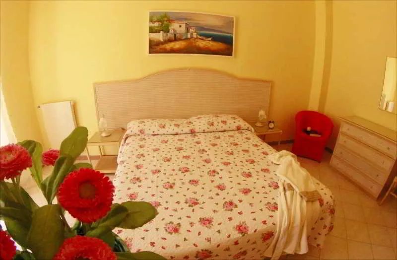Room, Maremonti, Naples
