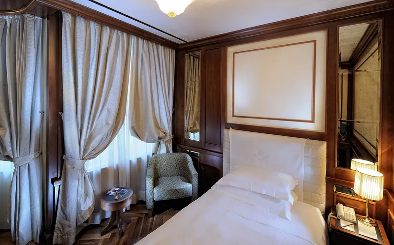 SINGLE CLASSIC Room, Manzoni, Milan
