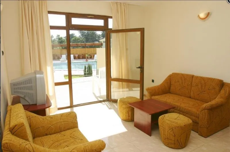 VILLA CAPACITY 4 Room, Yalta Complex, Bourgas