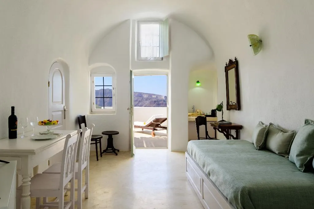 FAMILY ROOM STANDARD Room, Fanari Villas, Santorini