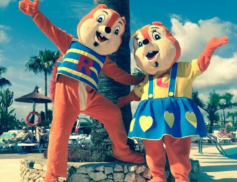 Sports and Entertainment, Club Cala Romani, Majorca