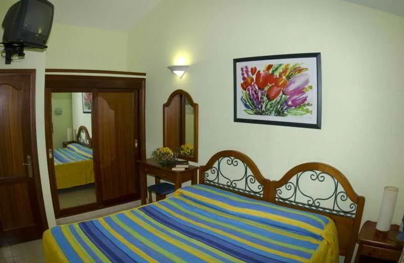 Room, Los Almendros (gay, lesbian & friends), Gran Canaria