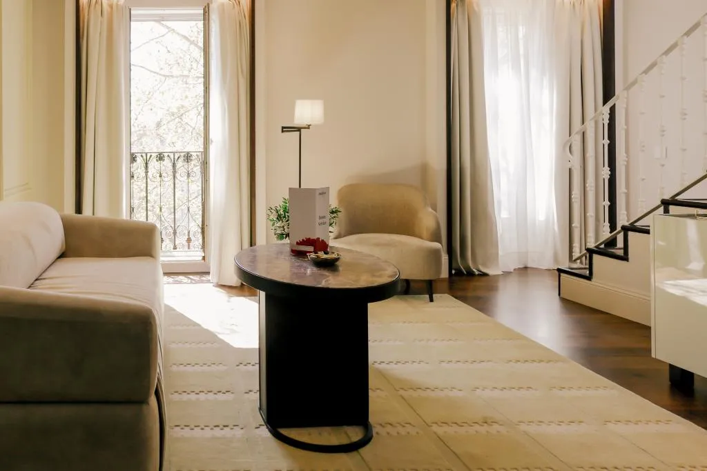 JUNIOR SUITE STANDARD Room, Hospes Puerta de Alcalá, Madrid