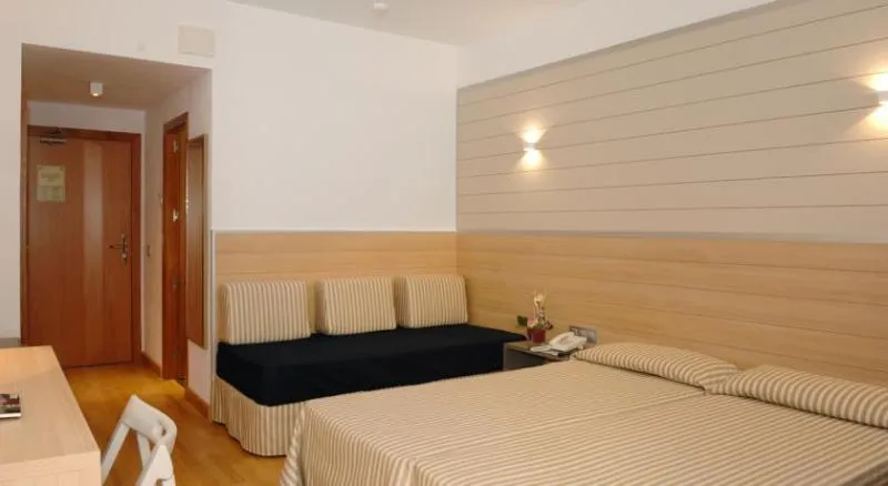 TRIPLE STANDARD Room, Gran Hotel Flamingo - Adults Only, Costa Brava