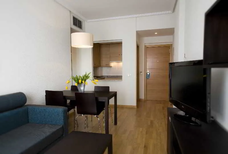 APARTMENT CAPACITY 3 ONE BEDROOM Room, Compostela Suites, Madrid