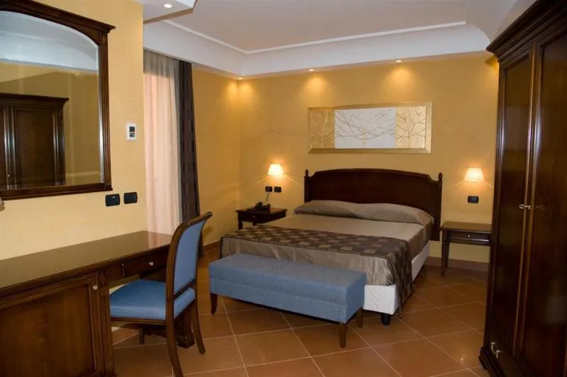 Room, Artemis, Palermo