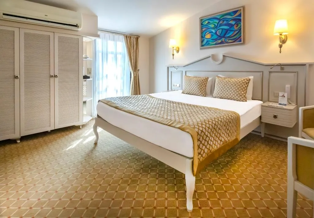 FAMILY ROOM WITH JACUZZI Room, Starlight Resort Hotel, Antalya