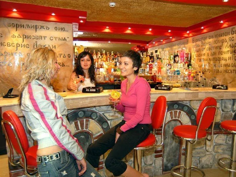 Bar, Amaris, Bourgas
