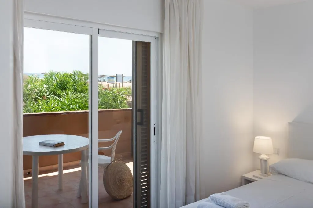 APARTMENT CAPACITY 4 TWO BEDROOMS Room, Apartaments Golf By La Costa Resort, Costa Brava