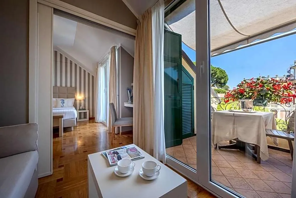 JUNIOR SUITE STANDARD Room, Hotel Metropole, Cagliari