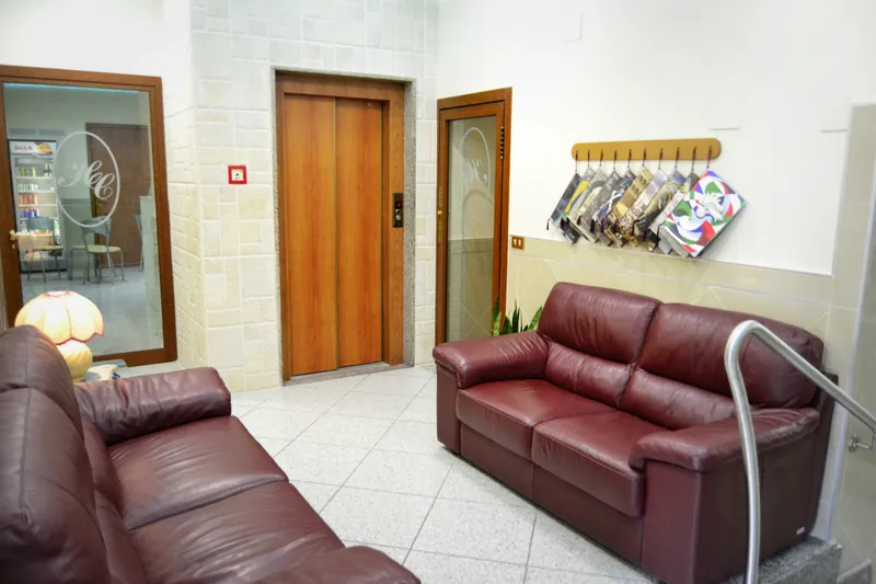 Lobby, Colombo, Naples