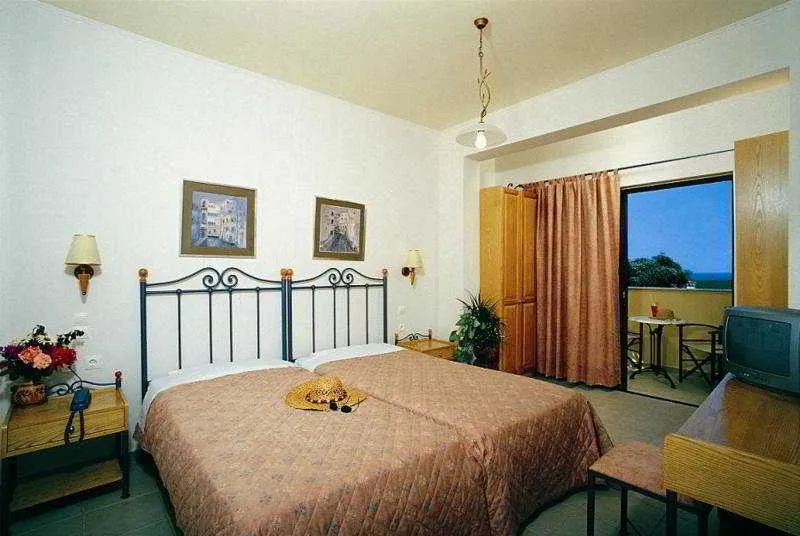 Room, Althea, Crete