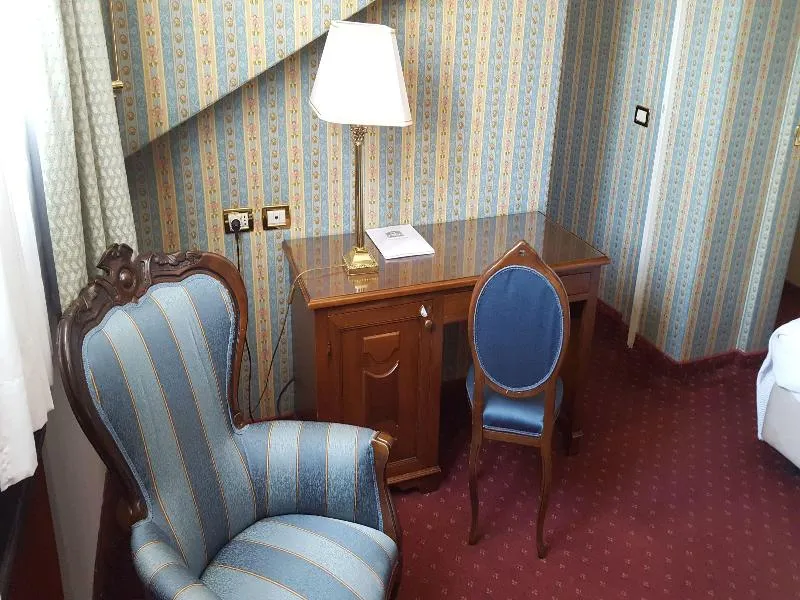 QUADRUPLE STANDARD Room, Hotel Biasutti, Venice