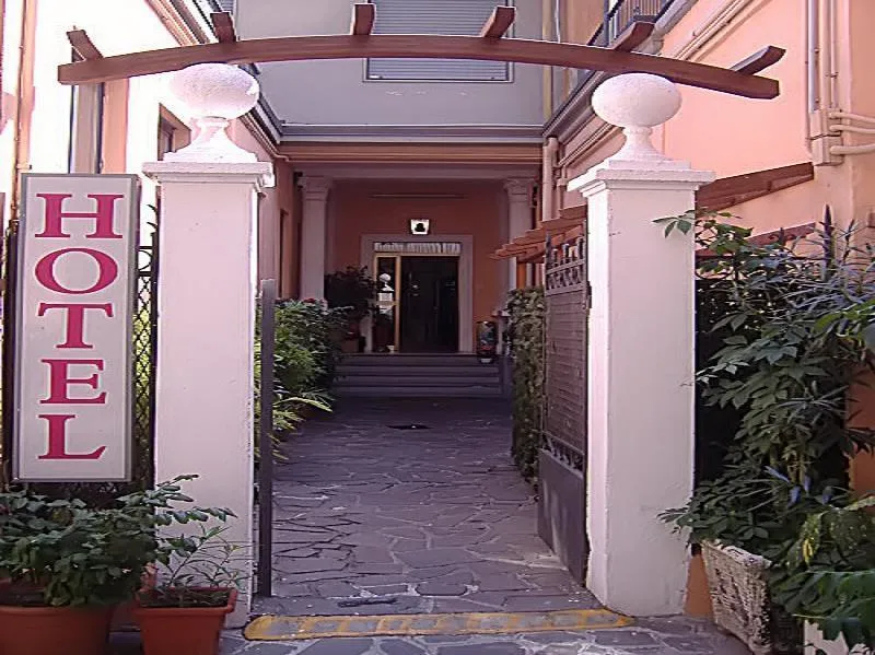 General view, Hotel Mercurio, Milan