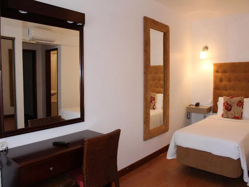 TRIPLE STANDARD Room, Hotel Residencial Batalha, Porto