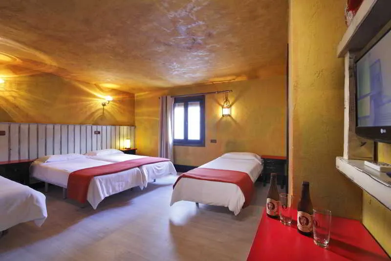 Room, Apartamentos El Tiempo, Madrid