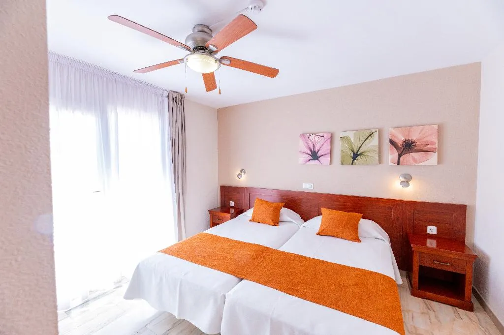 APARTMENT CAPACITY 7 THREE BEDROOMS Room, Vistasur, Tenerife