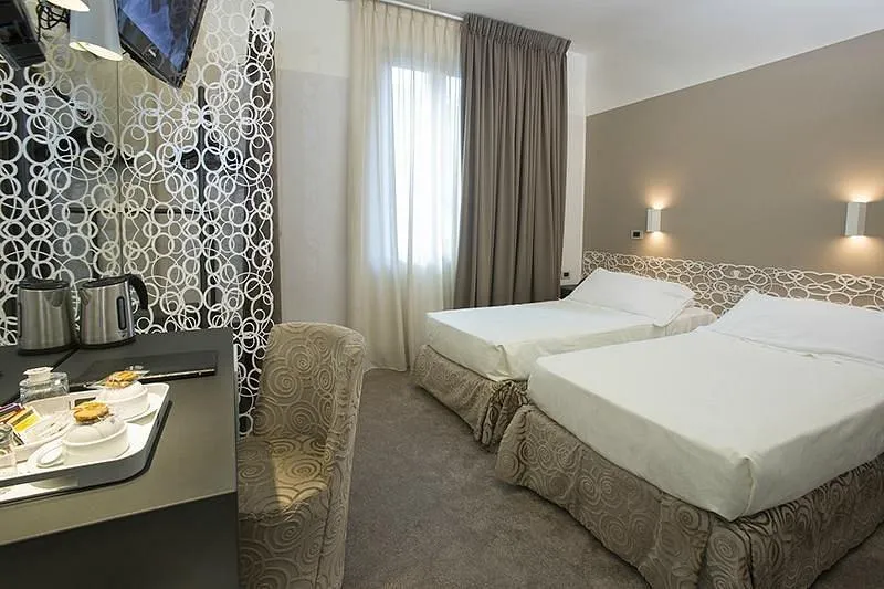 Double or Twin SUPERIOR Room, Hotel Berna, Milan