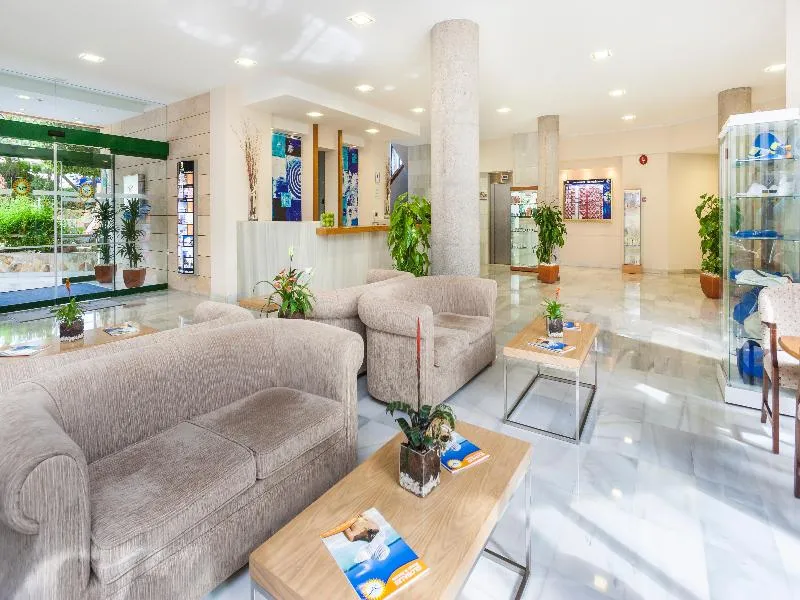 Lobby, Globales Nova, Majorca