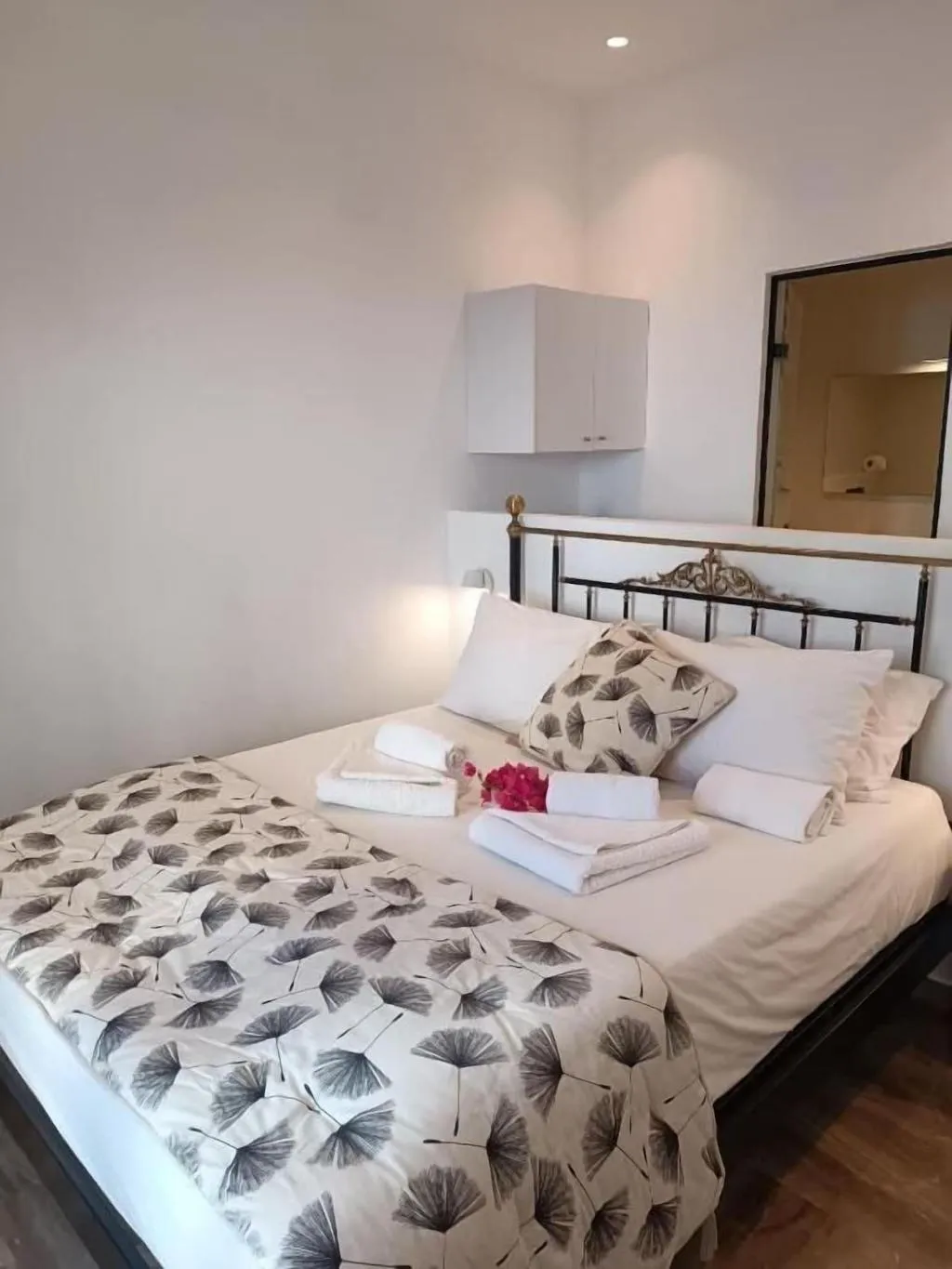Room, Ifestia, Santorini