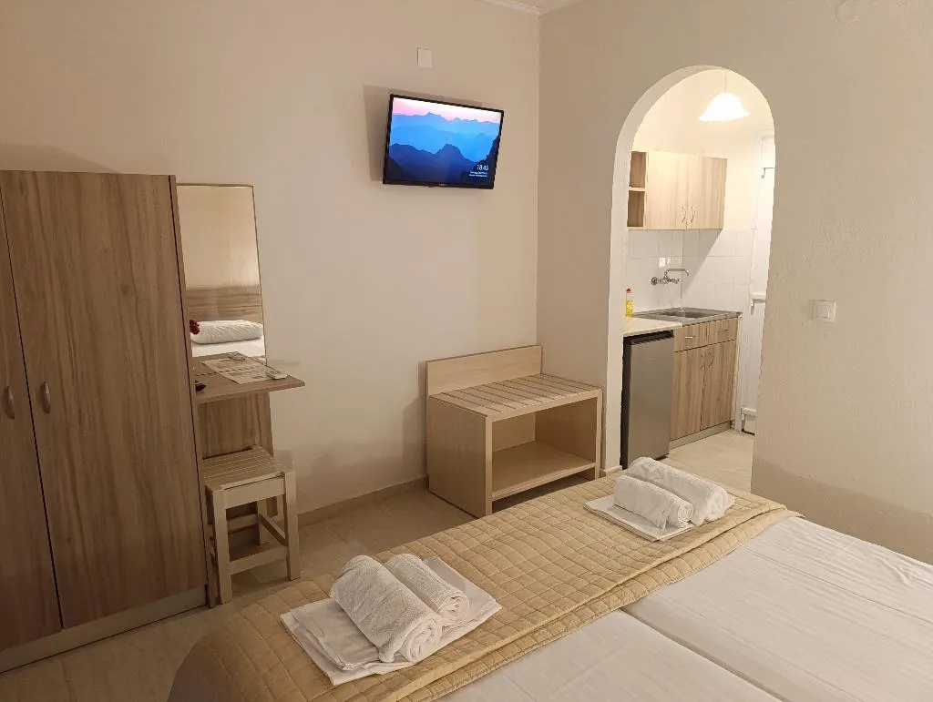 STUDIO CAPACITY 2 ONE BEDROOM Room, Evergreen Kavos, Corfu