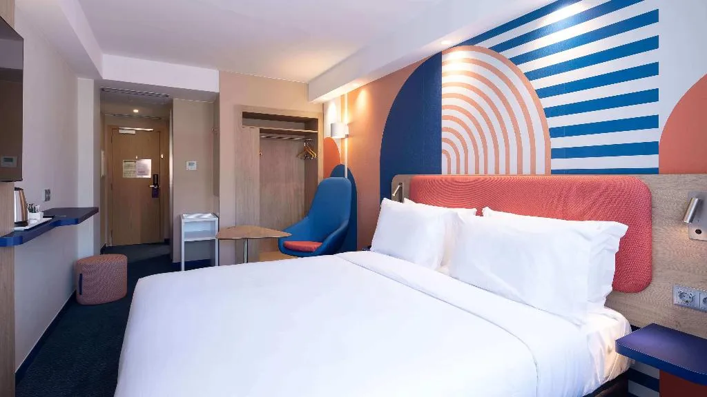 DOUBLE QUEEN SIZE BED Room, Holiday Inn Express Lisbon Principe Real, by IHG, Lisbon