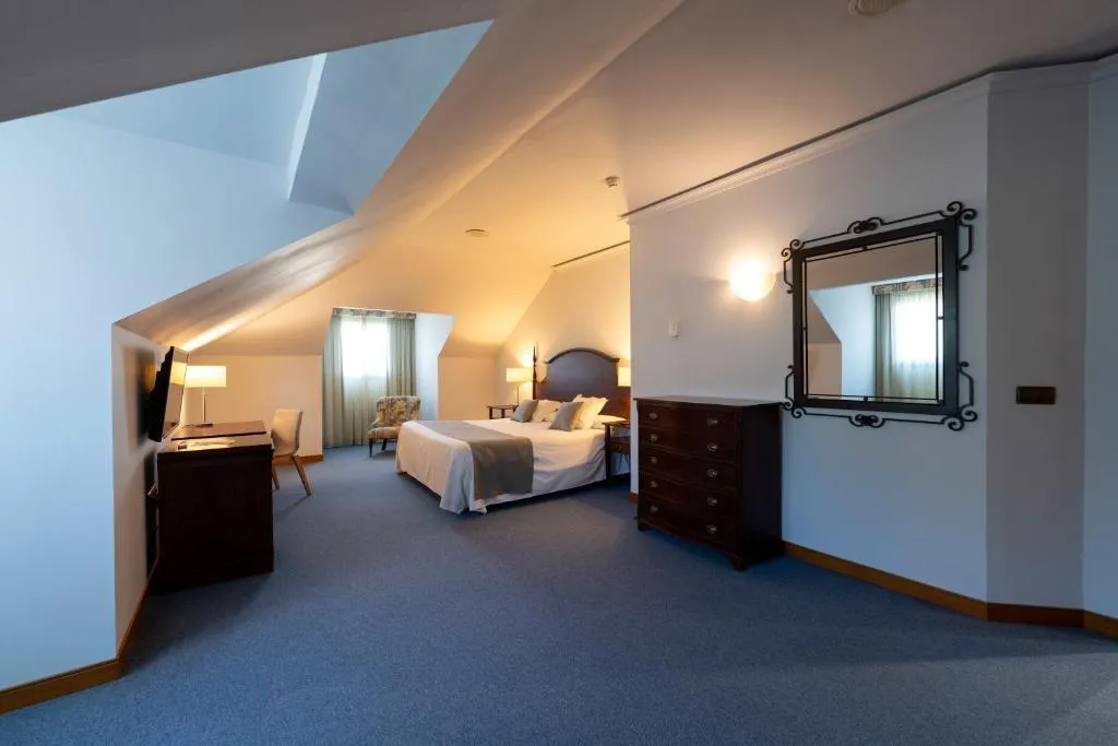 JUNIOR SUITE STANDARD Room, Silken Antequera Hills, Andalucia