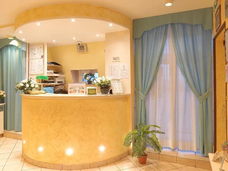 Lobby, Arco Romana, Milan