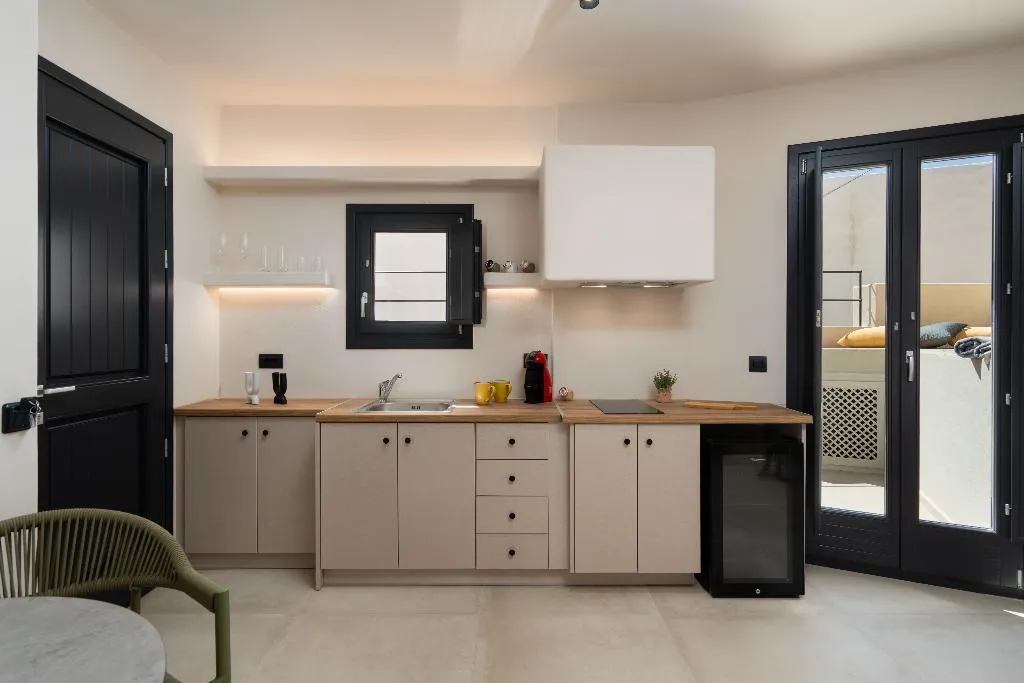 STUDIO WITH BALCONY WITH VIEWS Room, White Orchid Boutique Apartments, Santorini