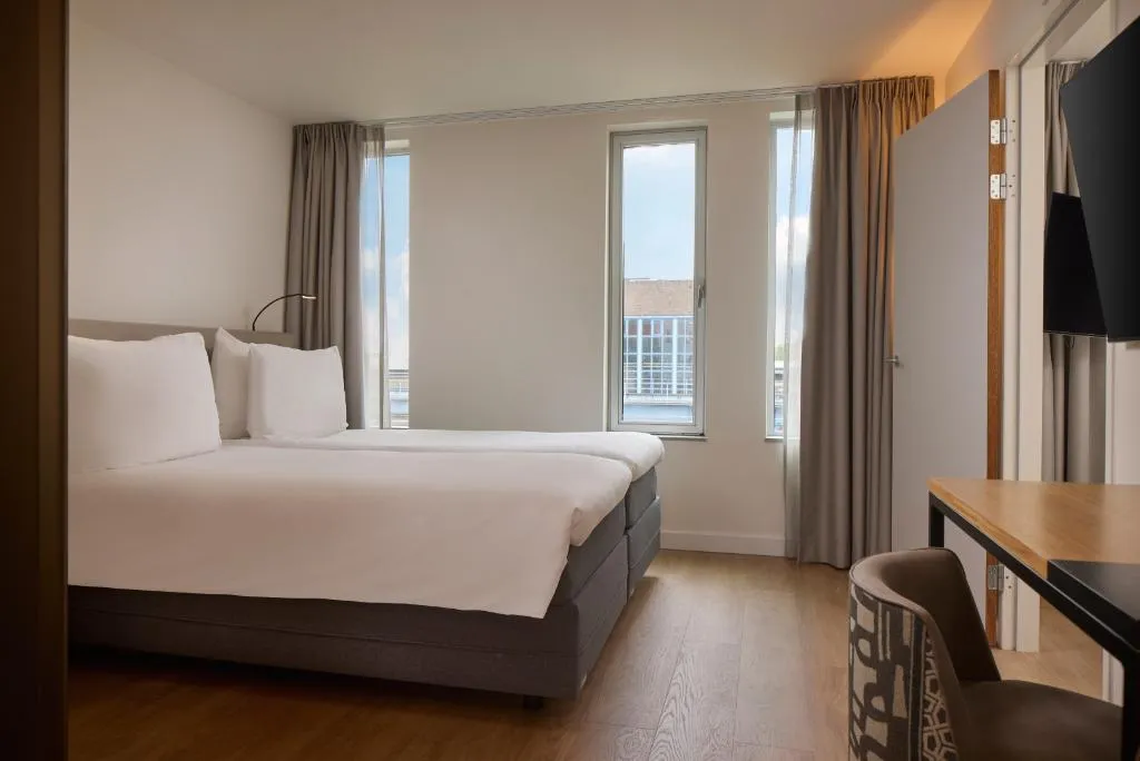QUADRUPLE STANDARD Room, WestCord Art Hotel Amsterdam 4, Amsterdam
