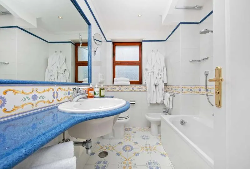 Room, Hotel Syrene Capri, Naples