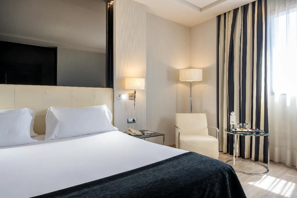 Room, Santos Maydrit Airport, Madrid