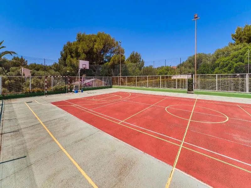 Sports and Entertainment, Globales Cala'n Blanes, Menorca